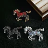 broches cheval en strass pour femmes, épingles à revers en forme d'animal du zodiaque, accessoires de fête décontractés, cadeaux du nouvel an pour amis