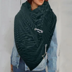 Écharpe rétro monochrome pour femme, châle féminin polyvalent, chaînes chaudes, streetwear extérieur, garder au chaud, mode automne et hiver Écharpe rétro monochrome pour femme, châle féminin polyvalent, chaînes chaudes, streetwear extérieur, garder au chaud, mode automne et hiver