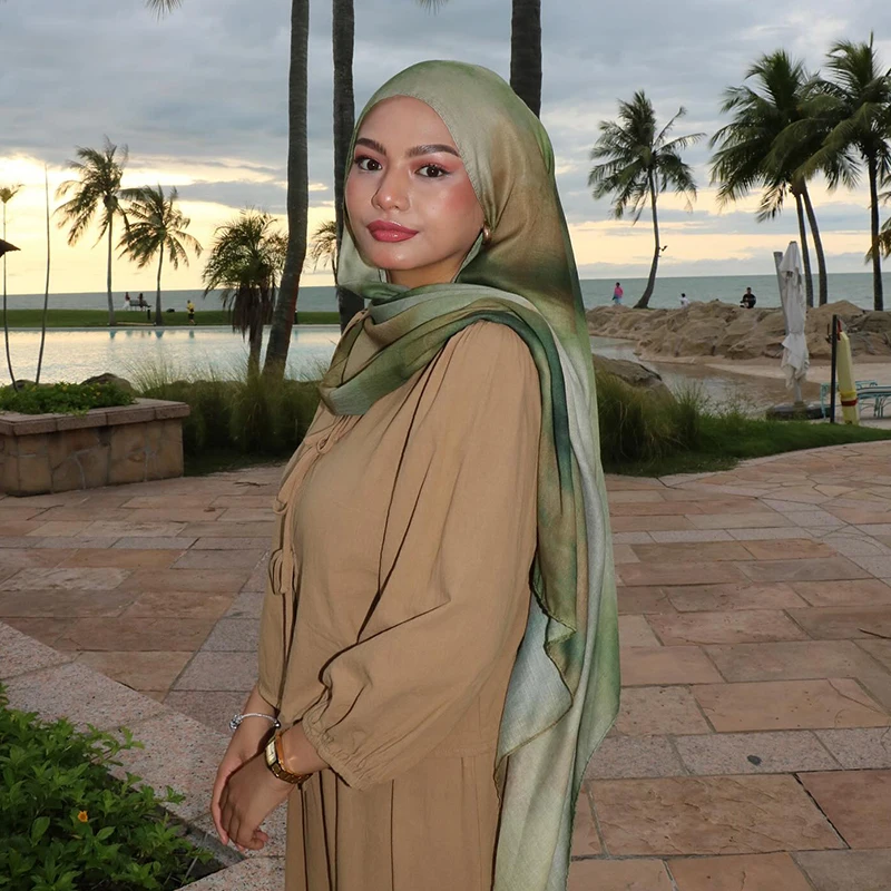 Écharpe hijab en satin imprimé de créateur, châle musulman long, respirant et doux, à la mode