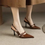 Sandales pour femmes 2025 mode élégante Sexy dames chaussures boucle sangle talons hauts nouveau bureau et carrière rétro bout fermé sandales