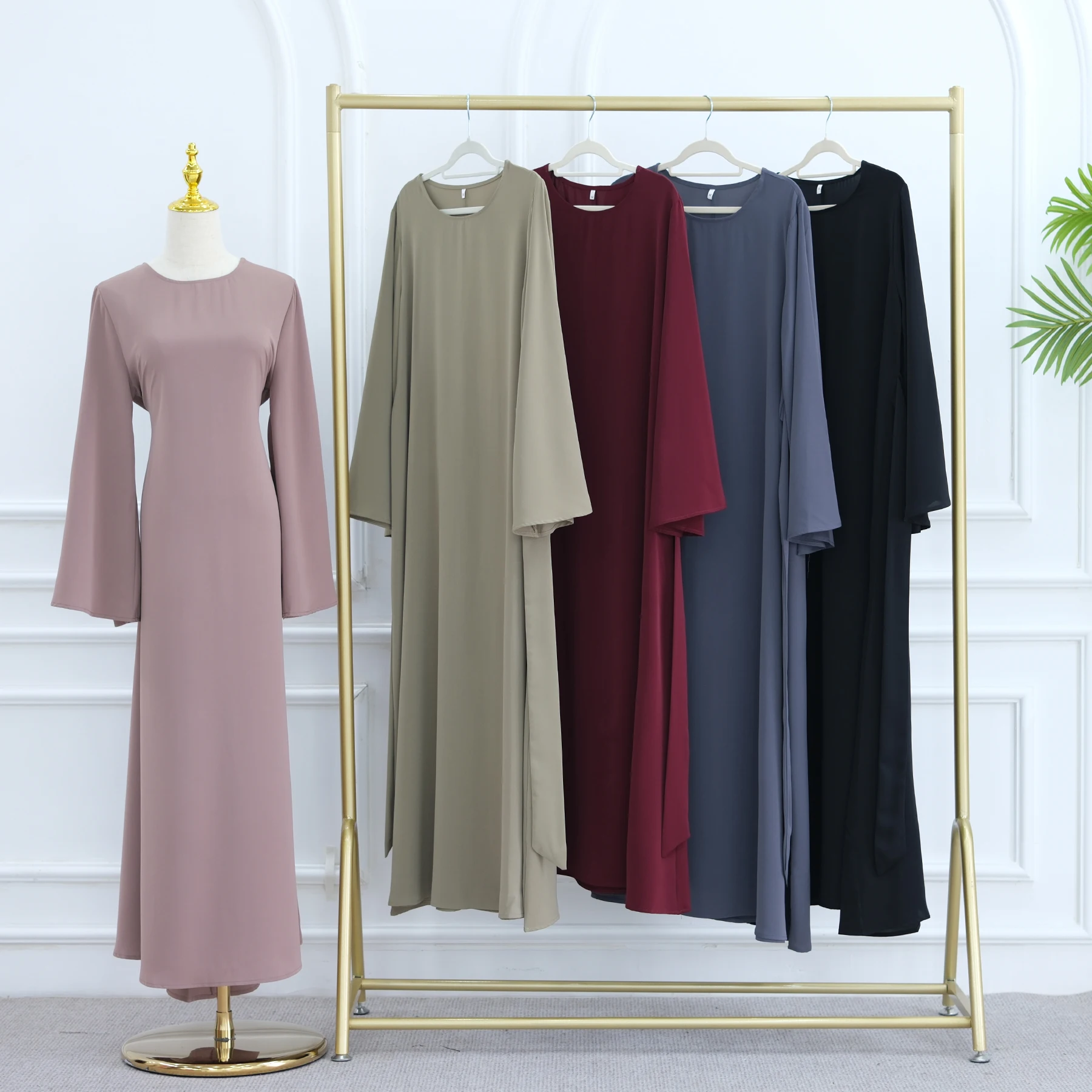 Robe Abaya élégante Hijabi, manches évasées, ceinture intégrée, robe longue pour femmes musulmanes, événement de soirée, vêtements islamiques du Ramadan Eid dubaï Robe Abaya élégante Hijabi, manches évasées, ceinture intégrée, robe longue pour femmes musulmanes, événement de soirée, vêtements islamiques du Ramadan Eid dubaï