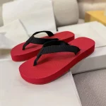 Tongs paresseuses pantoufles à fond plat et épais femmes sandales diapositives été dames bord de mer vacances chaussures de plage chaussures de natation 2025