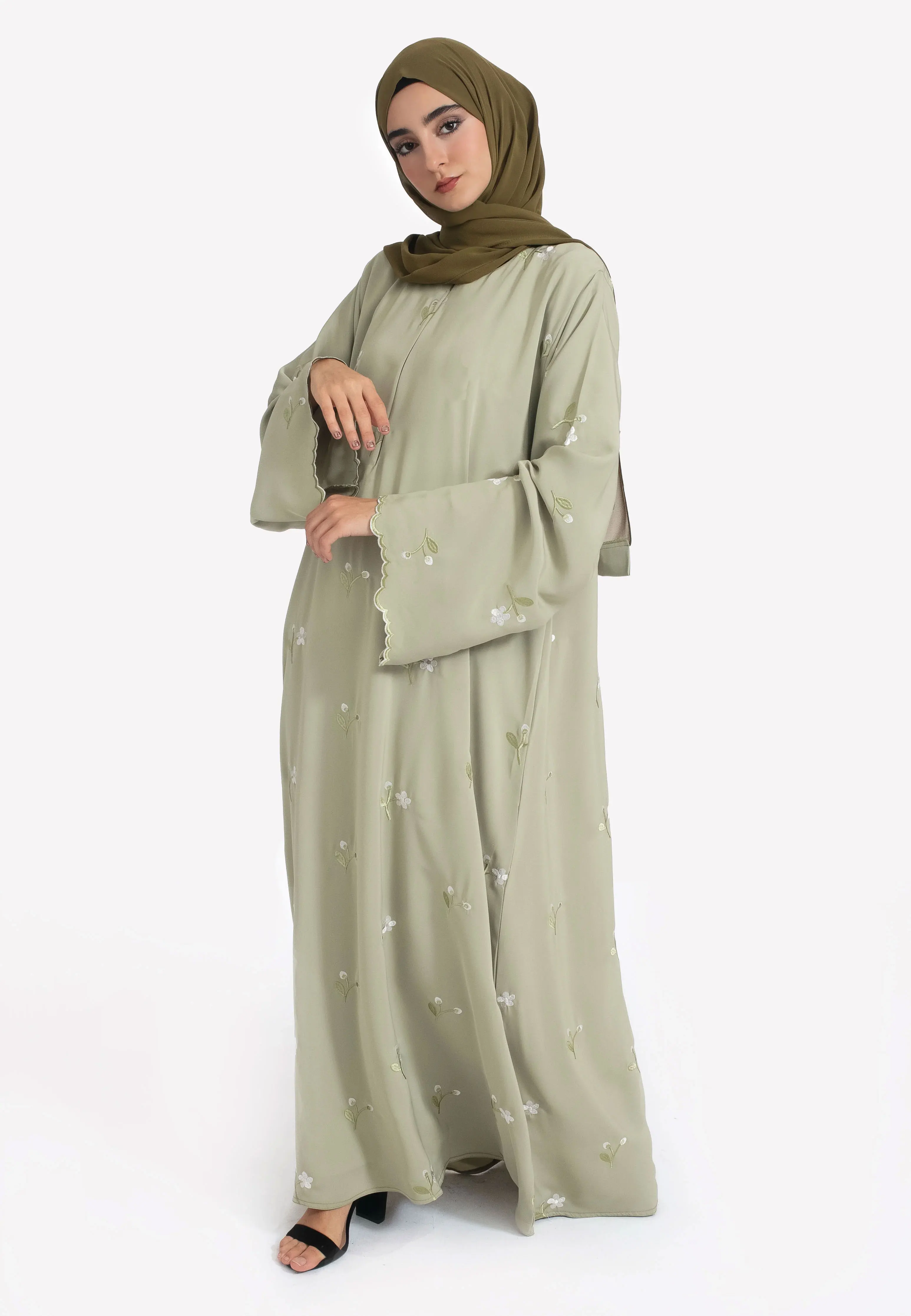 Abaya islamique musulman élégant pour femmes, broderie florale vert clair, poignets délicats, idéal pour les États-Unis, l'Arabie Saoudite, le Qatar