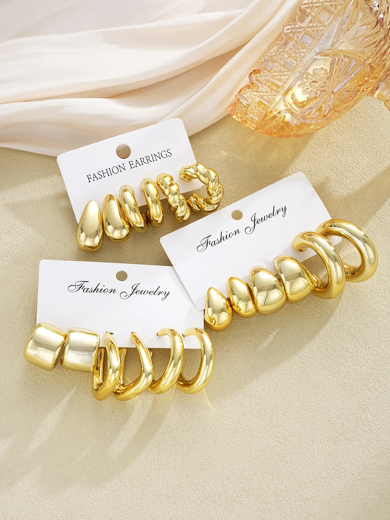 Ensemble de boucles d'oreilles pour femmes, 18 pièces, simple, élégant, vintage, luxueux, brillant, géométrique, irrégulier, torsadé, boucles d'oreilles en forme de larme, élégantes et polyvalentes, adaptées aux fêtes quotidiennes