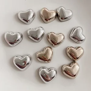 Paquet de 12 aimants métalliques en forme de cœur pour réfrigérateur et tableaux à messages – solides, décoratifs et parfaits pour la cuisine ou la décoration de la maison