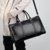 sac à main de mode pour hommes, fourre tout de voyage d'affaires, sac de bagages de luxe en cuir pu alligator avec bandoulière, sacs à bandoulière
