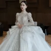 robe de mariée française, fiançailles, mariage, haut de gamme, industrie lourde, luxueuse, style palais, grande queue, personnalisée
