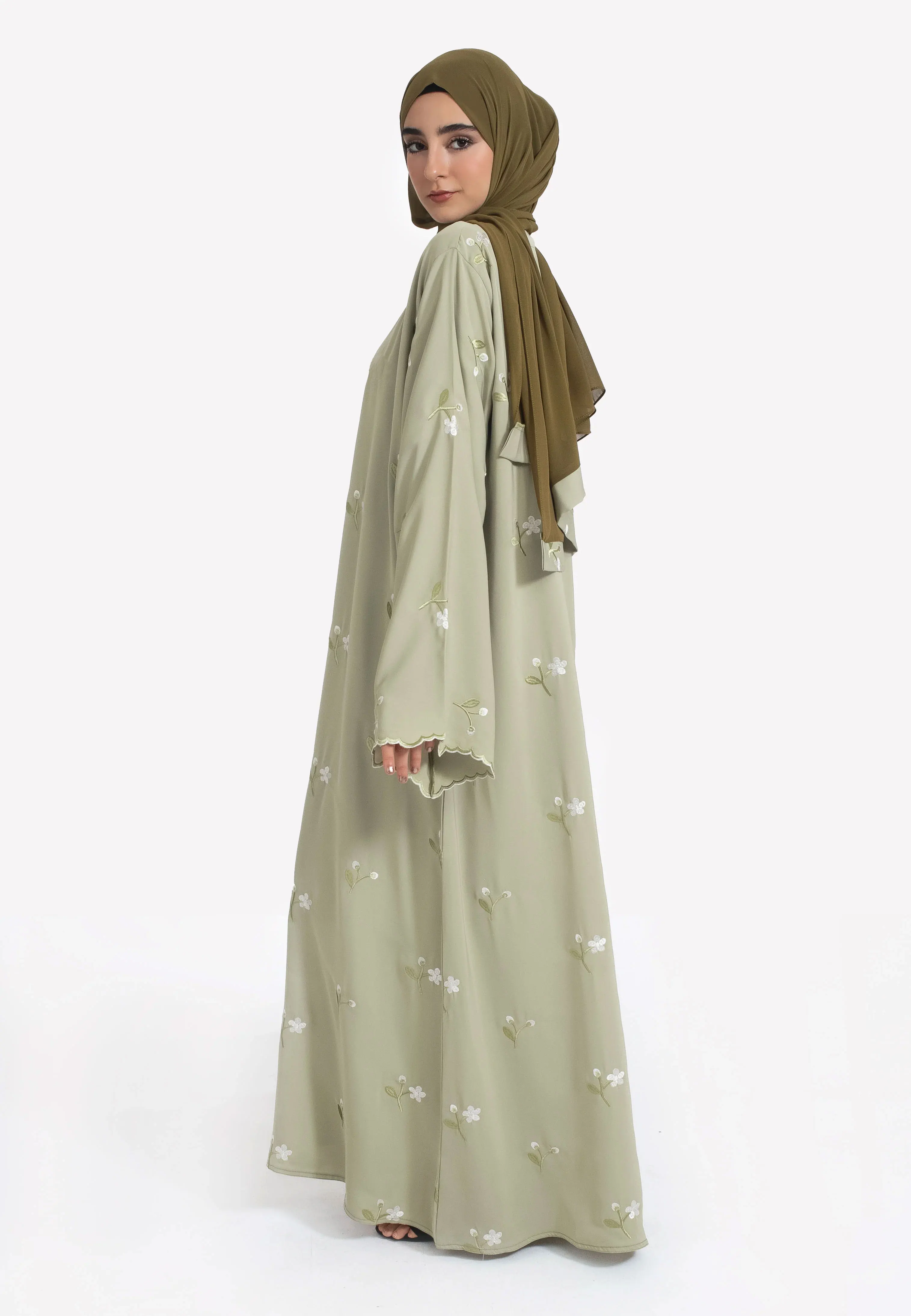 Abaya islamique musulman élégant pour femmes, broderie florale vert clair, poignets délicats, idéal pour les États-Unis, l'Arabie Saoudite, le Qatar