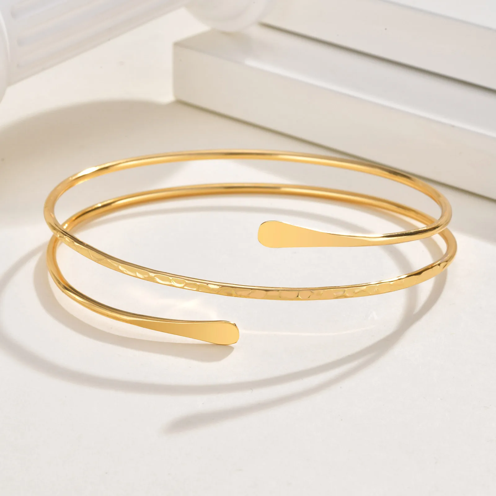Bracelet manchette du haut du bras pour femmes, brassard minimaliste plaqué or, bijoux de fête