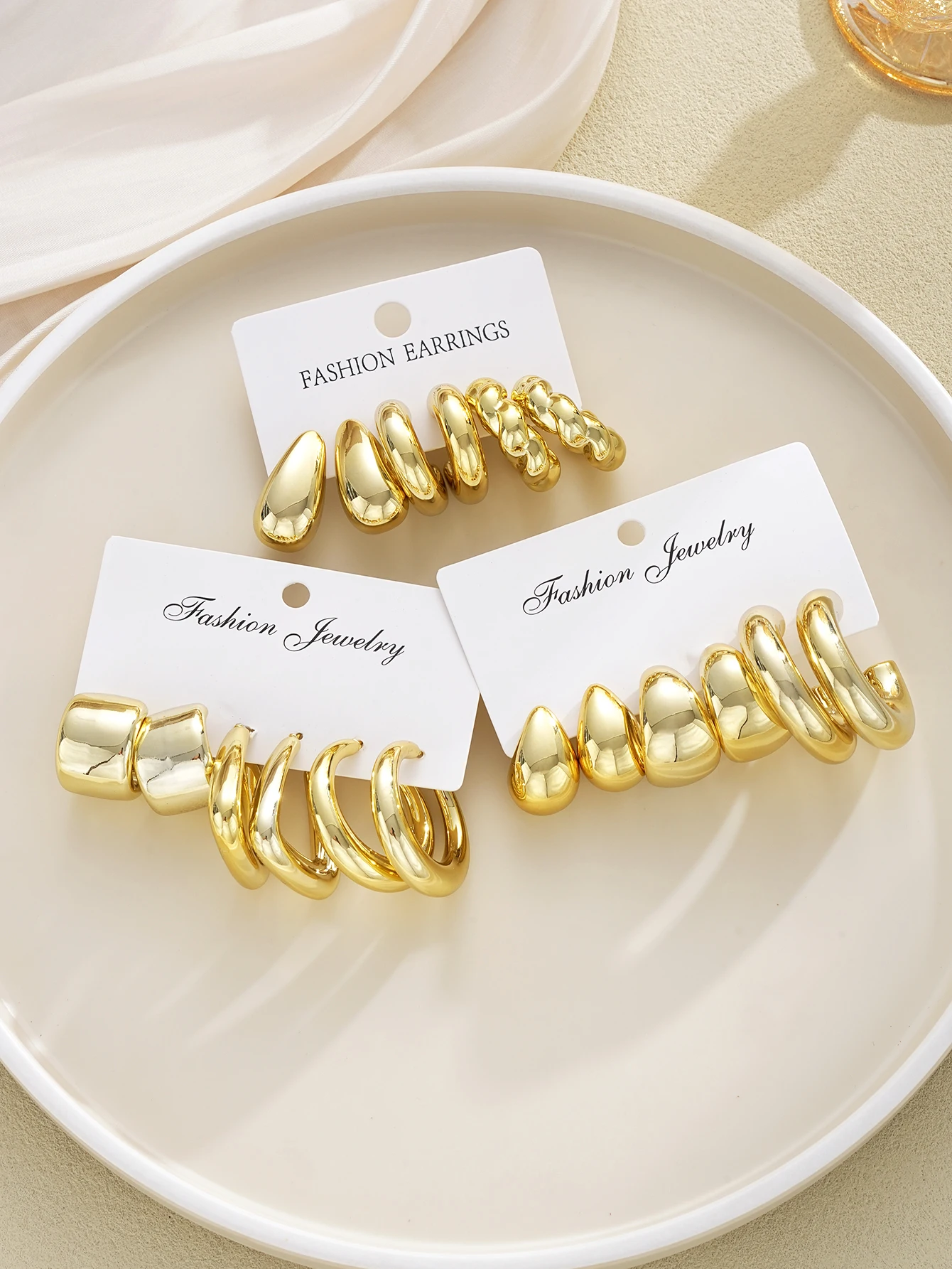 Ensemble de boucles d'oreilles pour femmes, 18 pièces, simple, élégant, vintage, luxueux, brillant, géométrique, irrégulier, torsadé, boucles d'oreilles en forme de larme, élégantes et polyvalentes, adaptées aux fêtes quotidiennes