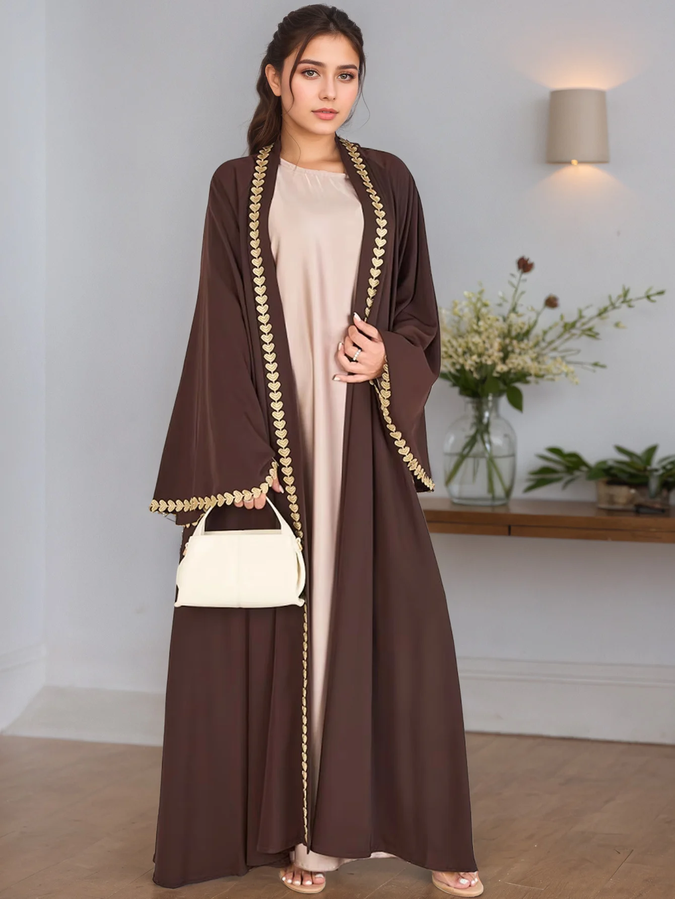 Abaya pour femmes musulmanes avec coeur doré Robe ample idéale pour la mode modeste islamique usage quotidien prières mariages événement Religiou Abaya pour femmes musulmanes avec coeur doré Robe ample idéale pour la mode modeste islamique usage quotidien prières mariages événement Religiou