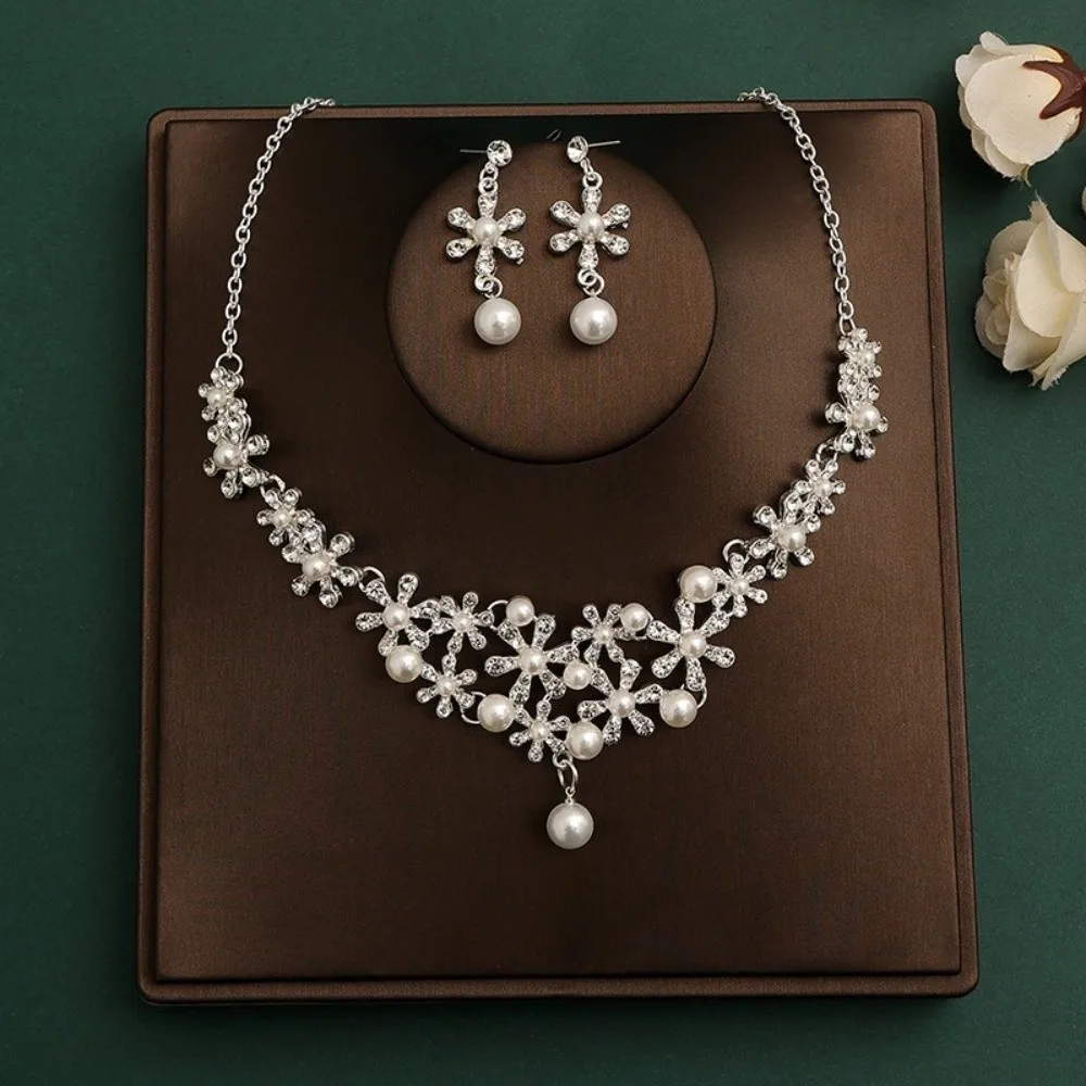 Ensemble de bijoux élégants en strass, collier de perles en alliage scintillant, oreilles, Vintage, Style coréen, collier de fleurs, cadeaux pour femmes