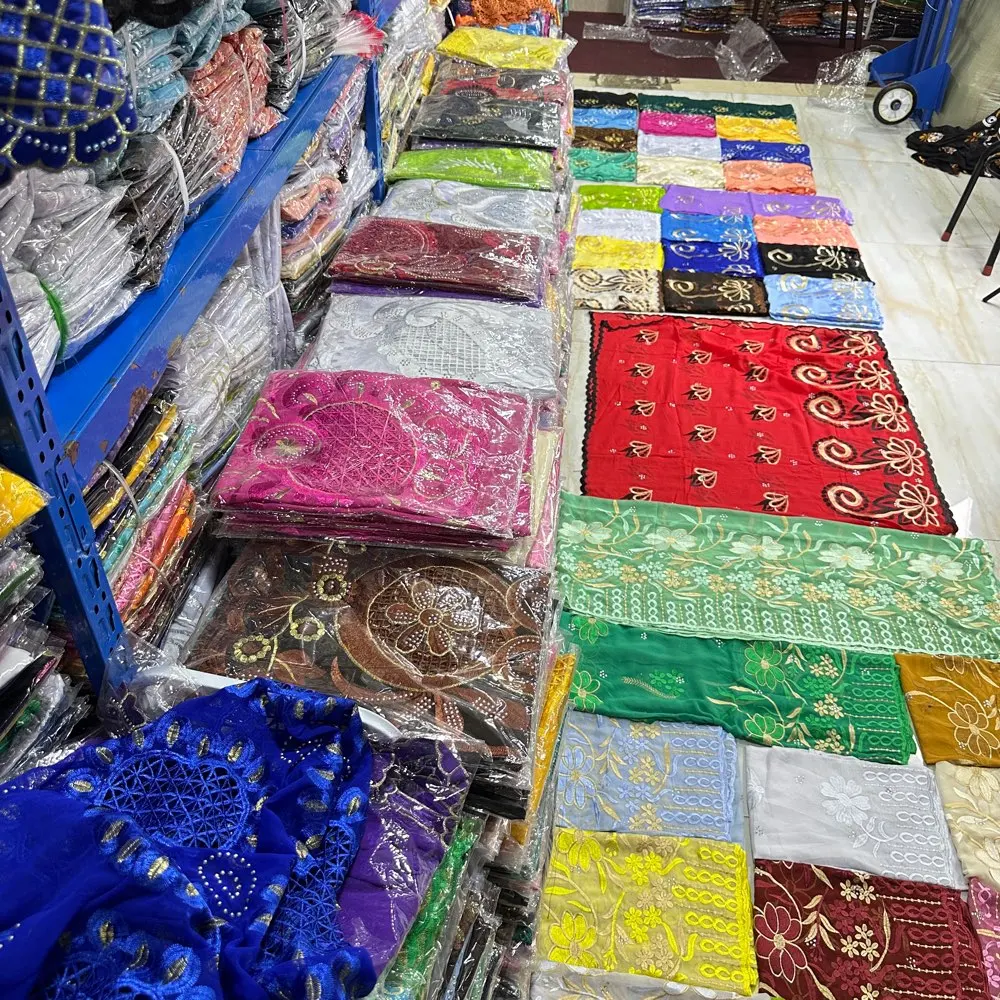 Écharpes et châles en dentelle à motifs floraux ethniques, hijab africain en coton pour musulmans, écharpe en jersey froissé colorée, 2m x 1m, bon marché, vente en gros