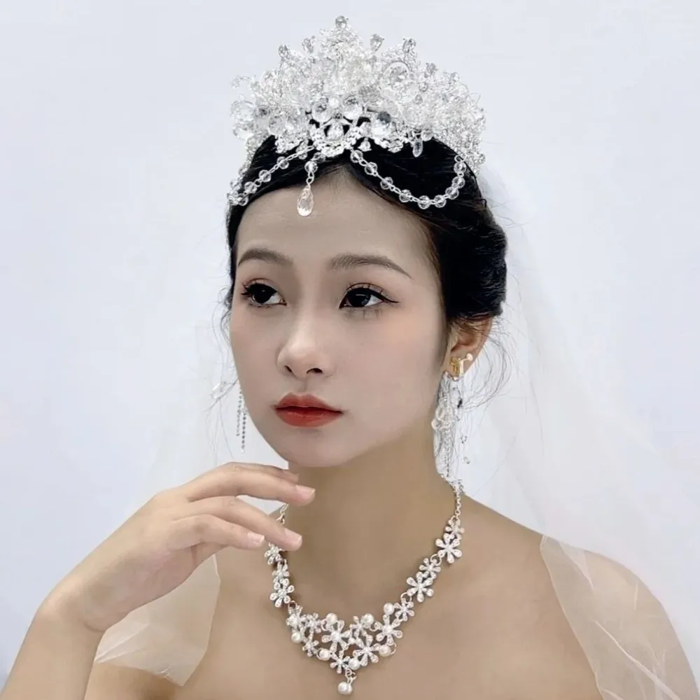 Ensemble de bijoux élégants en strass, collier de perles en alliage Vintage, oreilles scintillantes, collier de fleurs de Style coréen pour fête
