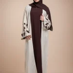 Abaya musulman couleur abricot, broderie de manchette florale exquise, mélange d&rsquo;élégance et de mode intemporelles pour le Ramadan islamique