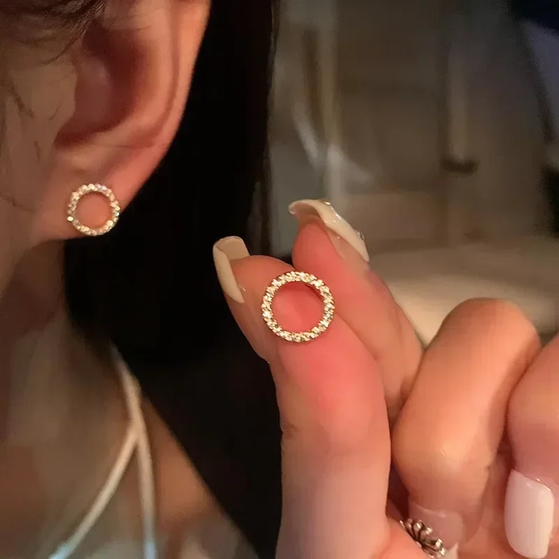 Boucles d'oreilles délicates en petit cercle pour femmes, couleur or, cristal minimaliste, fête coréenne, accessoires de bijoux à la mode d'été