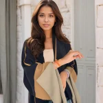 Abaya musulman détail de manches de couleur unique adapté aux villes du moyen-orient comme du Cairo de Dubaï Idéal pour les fêtes quotidiennes et islamiques