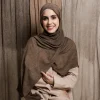 Nouveauté froissé rayonne Hijab pour femmes musulman écharpe châles cravate-teinture foulard enveloppes plaine Modal coton islamique Turban Ramanda