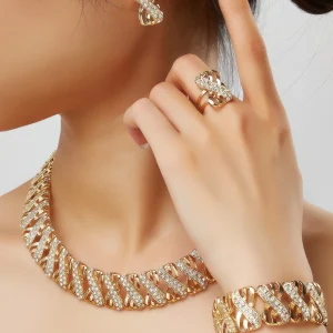Ensemble de bijoux de mariée traditionnels 5 pièces, plaqué or 18 carats, nœud élégant, design infini avec strass pour combler votre tenue quotidienne