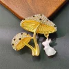 broches en strass sur le thème des animaux mignons pour femmes ; champignons et lapin, parfaites pour les fêtes décontractées ou comme cadeaux de bijoux.