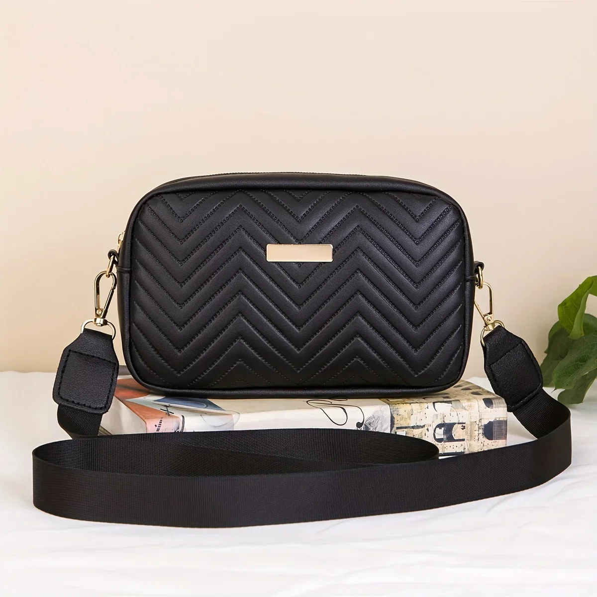 Mini portefeuille à bandoulière matelassé à la mode minimaliste, sac à bandoulière tendance en PU, sac à main décontracté pour femmes et portefeuille pour téléphone portable