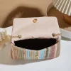 sac à bandoulière chic en paille à rayures arc en ciel pour femmes, bandoulière réglable, fermeture magnétique, accent de pompon, sac à main carré à la mode