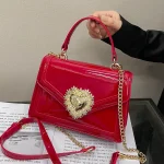 Sacs à main bordeaux de luxe légers pour femmes, sacs à bandoulière tendance et polyvalents avec boucle, sac à bandoulière décontracté avec chaîne pour les déplacements