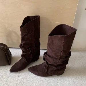 Chaussures plates femmes bottes bout pointu concepteur mi-mollet chaussures hiver 2025 Fad Chelsea bottes nouvelle tendance gladiateur marche Mujer Botas