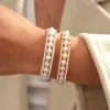 Bracelet ouvert élégant avec diamants intégrés et perles d&rsquo;imitation Bijoux de luxe à la mode pour femmes Trajet à la mode…