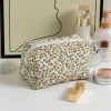 sac à cosmétiques de voyage chic avec design floral, rouge à lèvres matelassé compact et pochette de maquillage, organisateur pour femmes