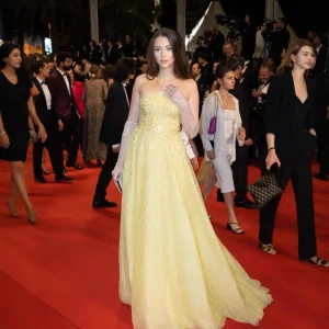 Robe de soirée de luxe scintillante, col licou jaune perlé, avec gants, pour occasions formelles en arabe saoudien, Serene Hill, personnalisée, LA72948