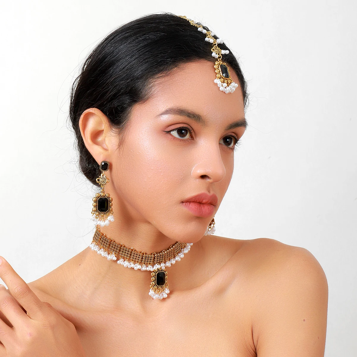 Ensemble de bijoux de Dubaï pour femmes, boucles d'oreilles pour patients, accessoires de mariage, collier en cristal géométrique vintage, coiffure frontale, nouveau