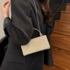 pochette élégante pour femmes, tendance, poignée supérieure en métal, sac à bandoulière brillant, grande capacité, couleur unie, sac de banquet de soirée, mariée