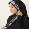 nouvelle perle en mousseline de soie hijabs vigne industrie lourde broderie bord en dentelle longue écharpe légère foulard châle turban hijab pour les femmes