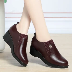 Chaussures en cuir à talons compensés pour femmes, escarpins décontractés à semelle souple, polyvalents et confortables, couleur unie, nouvelle collection 2025