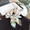 foulard carré en soie polyvalent pour femmes, foulard à fleurs vert frais, bandeau pour cheveux, sac noué, mouchoir hijab