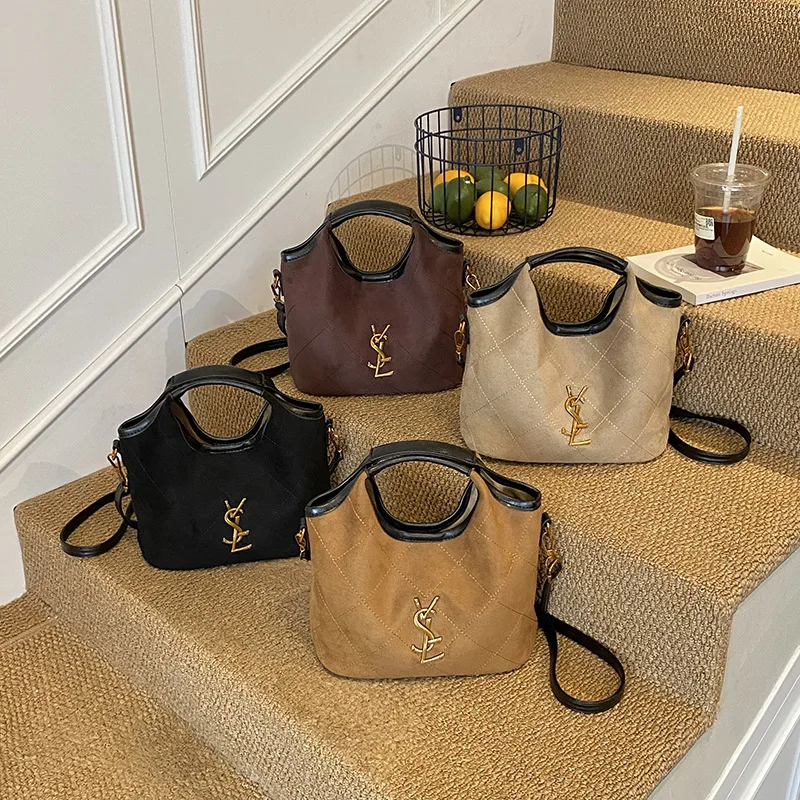 sac seau automne hiver 2025, sac à bandoulière tendance d'inspiration vintage, sac à main chic pour femmes, fourre tout élégant indispensable