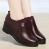 chaussures en cuir à talons compensés pour femmes, escarpins décontractés à semelle souple, polyvalents et confortables, couleur unie, nouvelle collection 2025