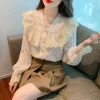 chemise en dentelle femmes vêtements automne nouveau style coréen doux dentelle chemises en mousseline de soie col en v à manches longues minceur blanc blouse haut pour femme