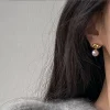 boucles d'oreilles élégantes avec pendentif en perles pour femmes, accessoires de bijoux boutique doux et personnalisés adaptés aux cadeaux de fête d'anniversaire, nouvelle collection