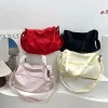 fourre tout d'anniversaire élégant : unisexe, couleur unie ; sac à bandoulière polyvalent, parfait pour le fitness et les voyages ; design léger.