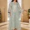 abaya islamique brodé bleu clair pour femmes musulmanes avec détails dorés, idéal pour les événements formels au moyen orient comme des Émirats arabes saoudiennes