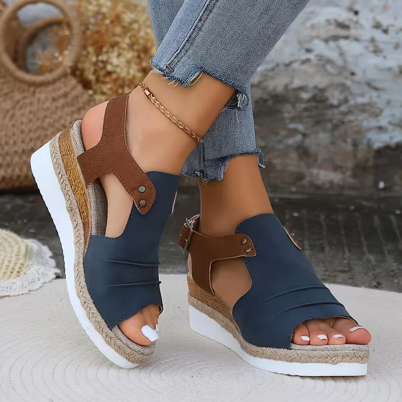 Sandales à talons compensés pour femmes, chaussures légères d'été à plateforme, décontractées, de plage, de luxe, de styliste, nouvelle collection 2024