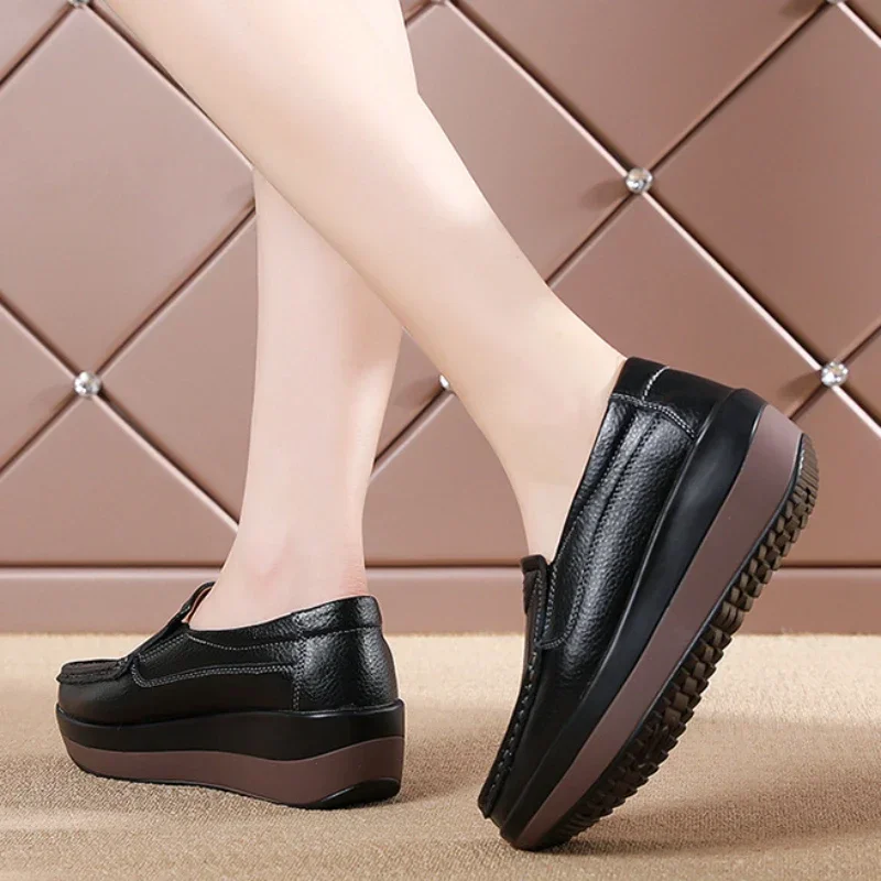 Chaussures plates à plateforme pour femmes, sandales creuses imprimées, chaussures de marche décontractées de styliste, baskets respirantes à semelle compensée, nouvelle collection printemps été
