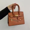 pochette de créateur élégante avec style de mode paris et grande capacité pour les femmes de loisirs décontractées