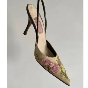 Fleurs brodées sandales à talons aiguilles femmes élégantes talons hauts sandales Slingback chine broder bout pointu pompes femmes