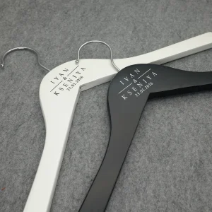 Cintre de mariage personnalisé, cintre en tissu pour robe de mariée, cintre pour marié, cadeau de fête de mariage, cadeau de réception nuptiale pour Couples