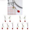 accessoire de téléphone chic fraise, breloque tendance pour femmes et filles, porte clés perlé, sac à main, sac à dos, décorations de portefeuille