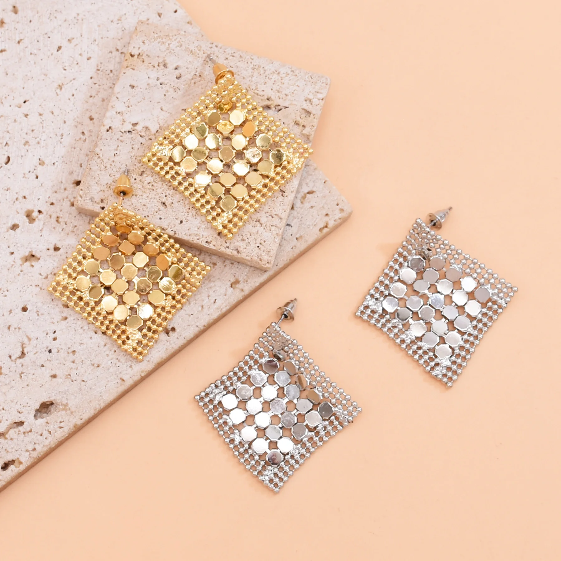 Boucles d'oreilles en maille en alliage pour femmes, élégantes, minimalistes, exagérées, pour Banquet, fête, bijoux tendance, accessoires féminins, cadeau