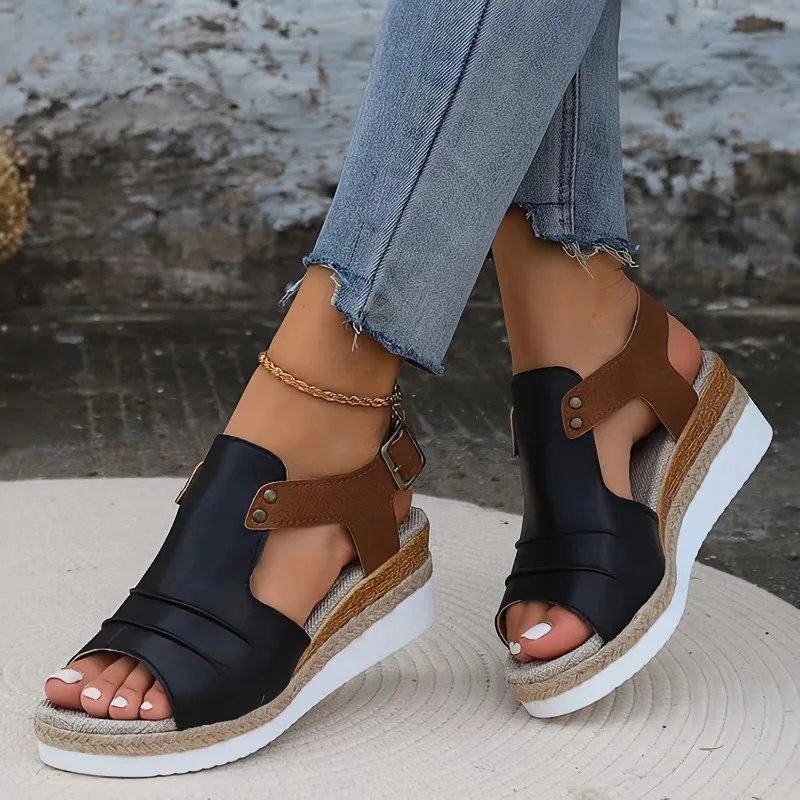 Sandales à talons compensés pour femmes, chaussures légères d'été à plateforme, décontractées, de plage, de luxe, de styliste, nouvelle collection 2024